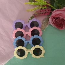 Load image into Gallery viewer, Childrens Flower Sunglasses
