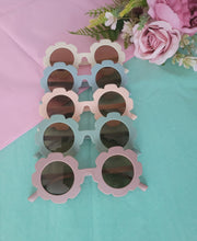 Load image into Gallery viewer, Childrens Flower Sunglasses
