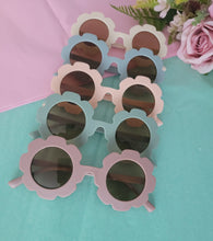 Load image into Gallery viewer, Childrens Flower Sunglasses
