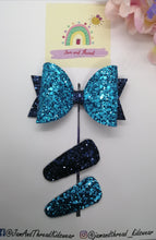 Load image into Gallery viewer, Glitter Dolly Bow and Snap Clip Set
