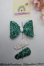 Load image into Gallery viewer, Glitter Dolly Bow and Snap Clip Set
