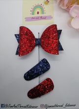 Load image into Gallery viewer, Glitter Dolly Bow and Snap Clip Set
