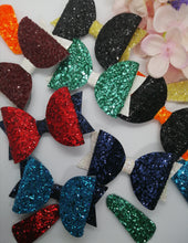 Load image into Gallery viewer, Glitter Dolly Bow and Snap Clip Set
